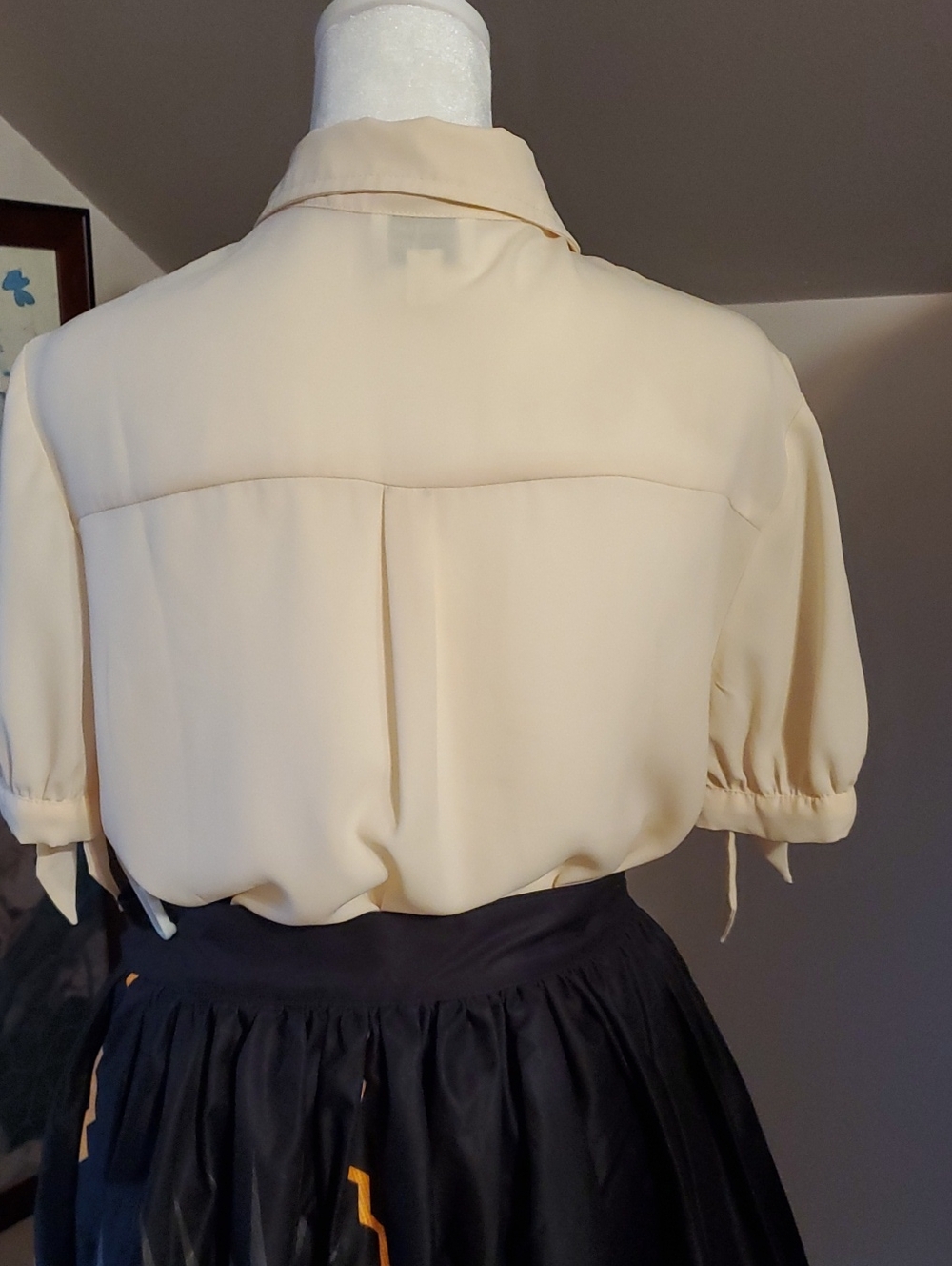 UV Colvin Blouse - Picture 4 of 11